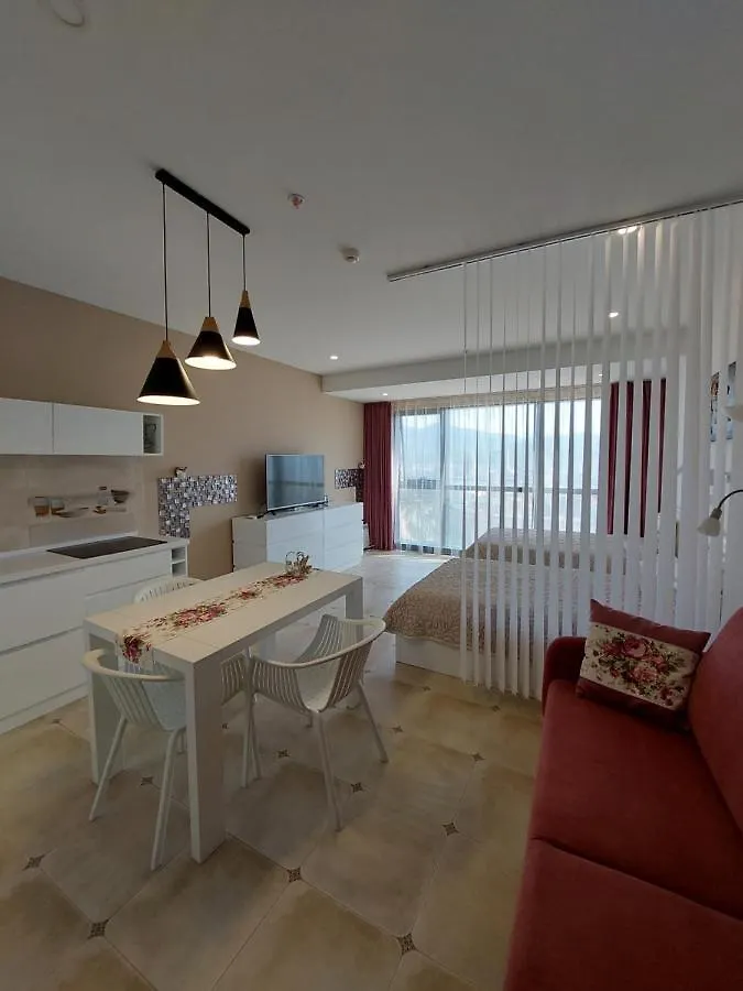 Apartments Near The Sea Port Of Batumi